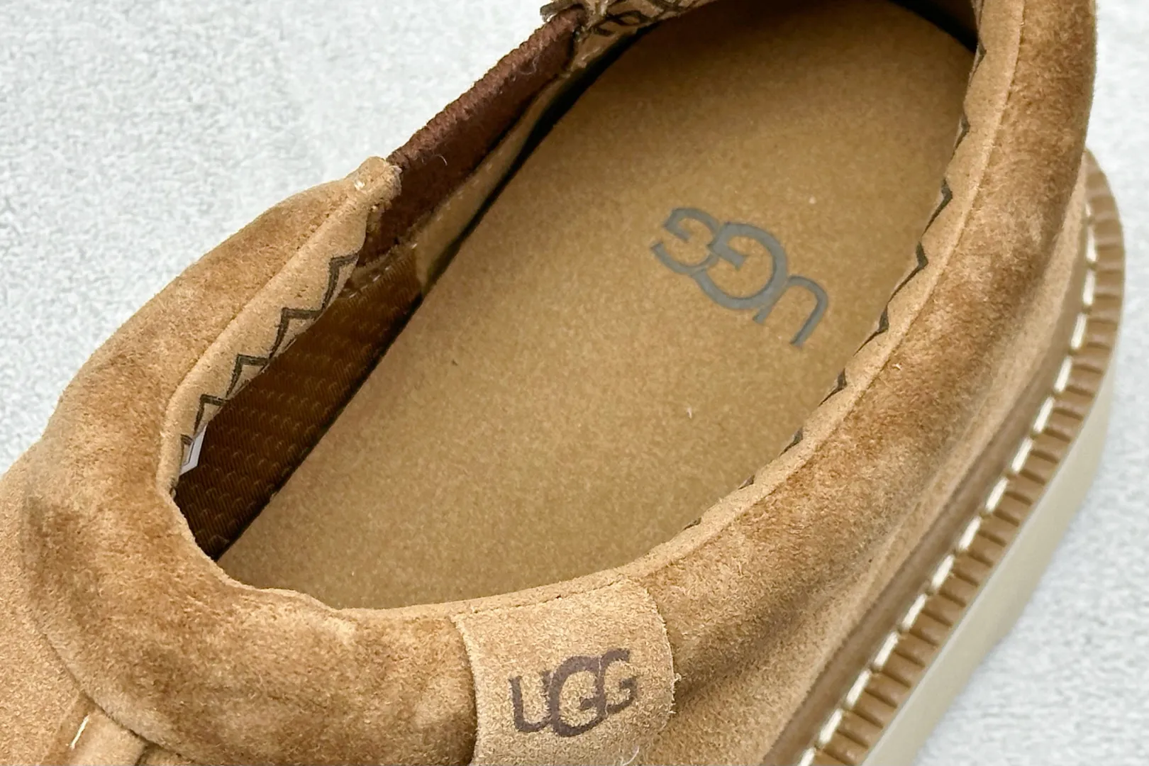 🐲💰 480 supports store UGG2025 spring new Hybird Tasman series men's shoes# The upper is made of cow split layer, the inner breathable mesh, the ugg traditional Eva light wing outsole, the coexistence of class and comfort, slip-on design, easy to put on and take off, paired with wide-leg workwear, American retro Barn style, easy to style, the style is not defined, and the matching does not have to be limited!   Item No.: 1166913 Size: 40-44